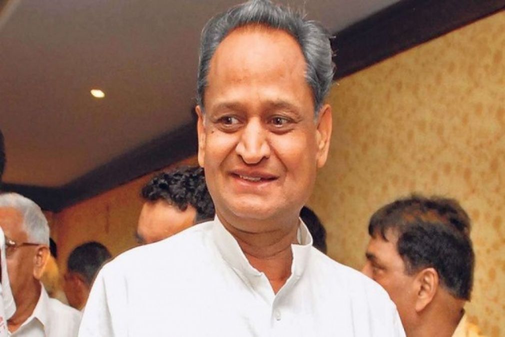 150  MLA arrived at Dinner Ashok Gehlot's Dinner Party