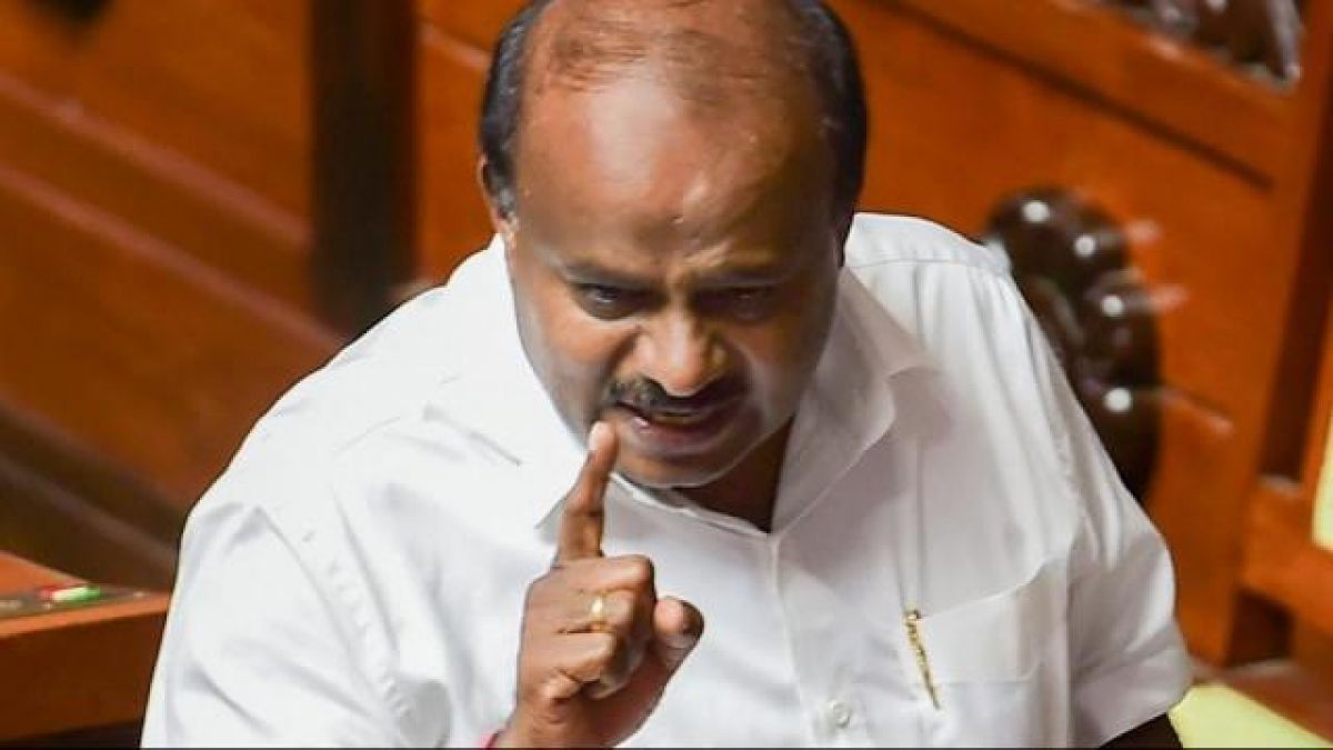 Kumaraswamy hits out at Congress after government collapses