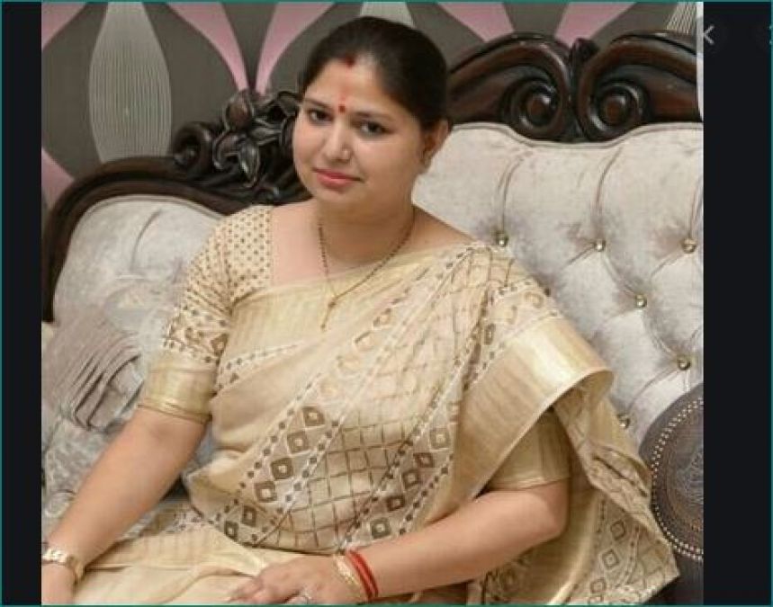 Priyanka Singh Rawat famous as 'Jiji' has done MA in Politics
