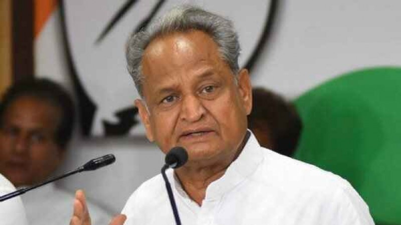 Pro-Chief Minister Gehlot's legislators get the transfer done fiercely in the state