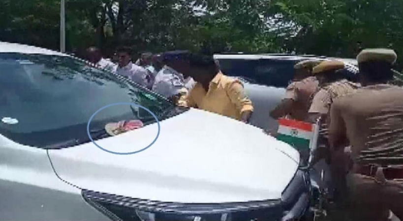 वित्त मंत्री की कार पर भाजपा कार्यकर्ताओं ने फेंकी थी चप्पल, अब जिलाध्यक्ष ने उठा लिया ये कदम