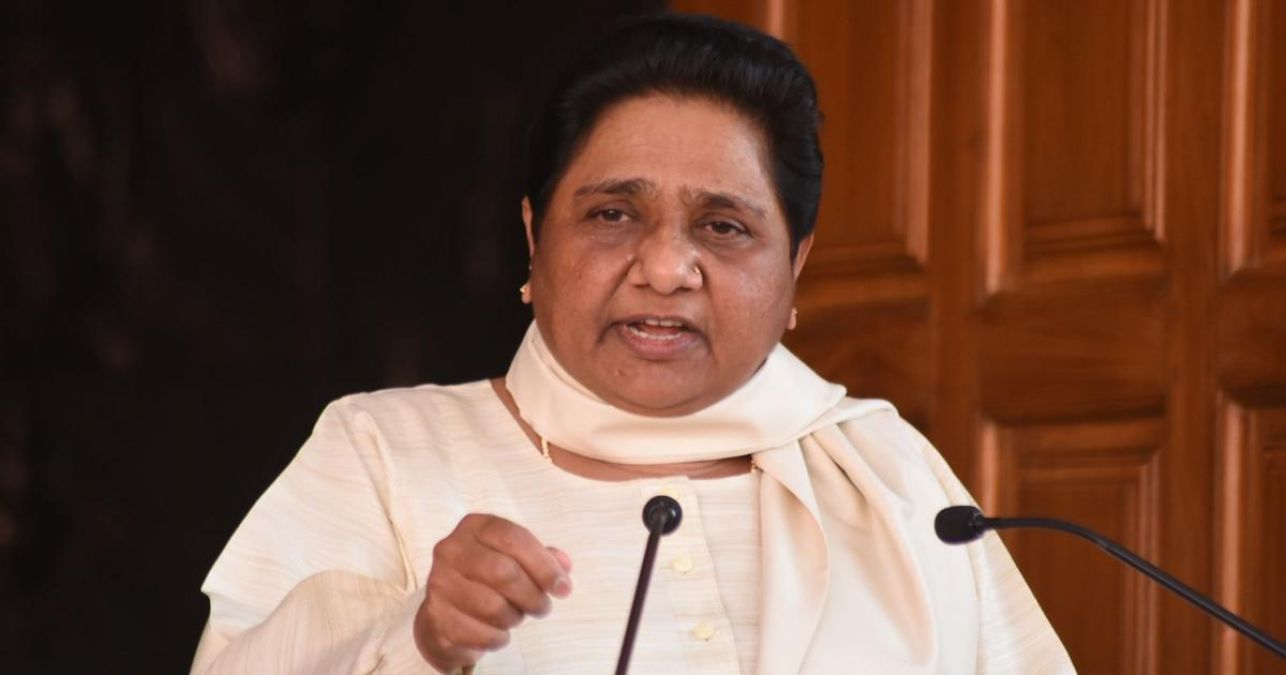 Cleanliness of old idols is being done in the inspiration center: Mayawati