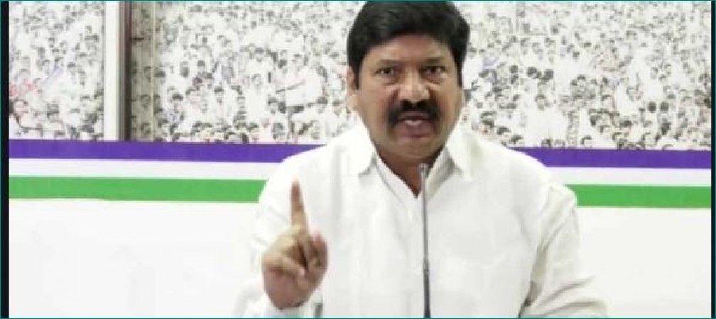 YSRCP के विधायक जोगी रमेश ने किया चंद्रबाबू नायडू पर तीखा हमला