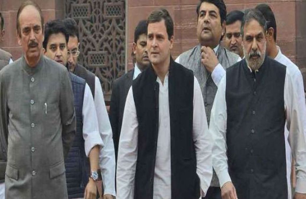 Ruckus at Srinagar Airport, Rahul Gandhi on tour