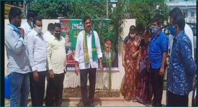 TDP members protest against 3 capitals bill in Andhra Pradesh