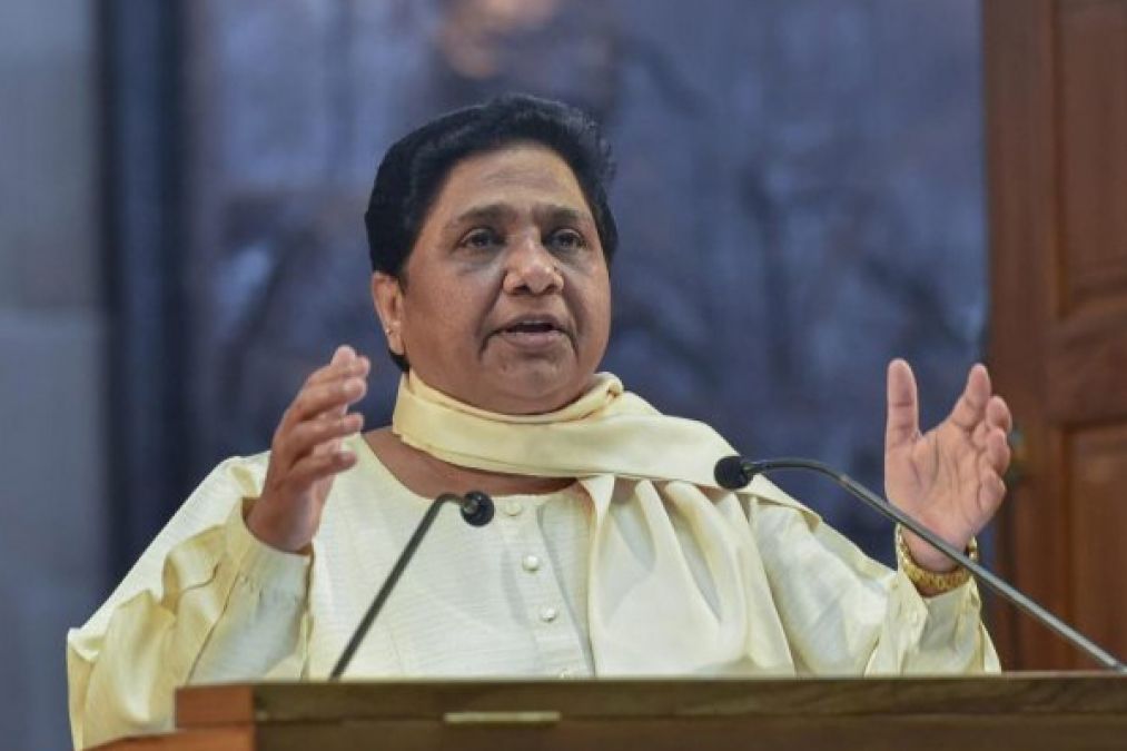 Mayawati hits out at opposition leaders who visited Kashmir