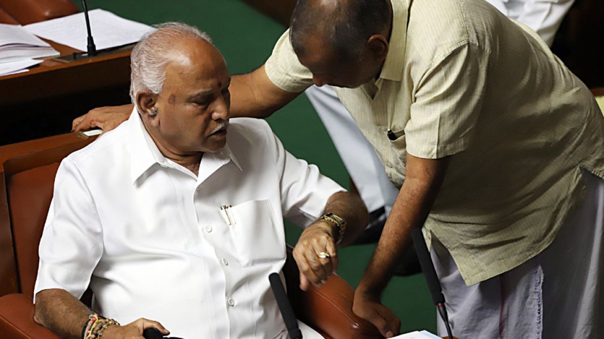 कर्नाटक में होंगे तीन उपमुख्यमंत्री, सीएम येदियुरप्पा ने कैबिनेट मंत्रियों को बांटे विभाग