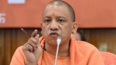 CM Yogi slams Gandhi family, says one family talking about those who avoid tricolor