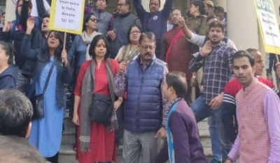 DU: Teachers' strike continues, no agreement on any point