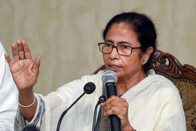 Focus on ailing economy, not religious issues: Mamata Banerjee