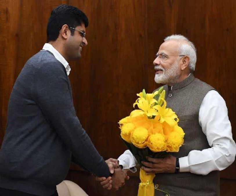 Prime Minister Modi and Deputy Chief Minister Dushyant Chautala's meeting concluded