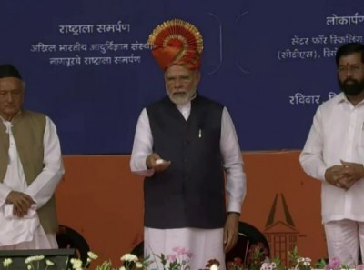 PM Modi inaugurates several development projects in Maharashtra with Shinde