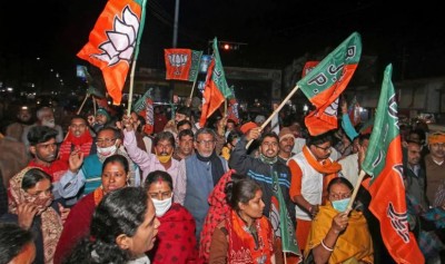 बंगाल का दौरा चुनाव आयोग की टीम, भाजपा ने की थी शिकायत