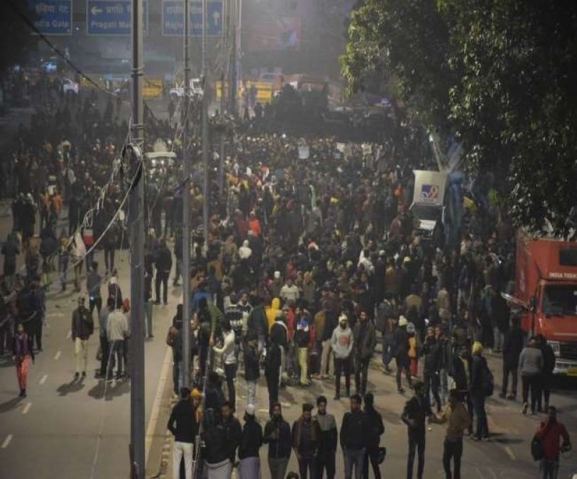 CAB Delhi Protest : प्रदर्शनकारियों में जामिया के छात्र नही, भीड़भाड़ वाले इलाकों पर सुरक्षा बढ़ी
