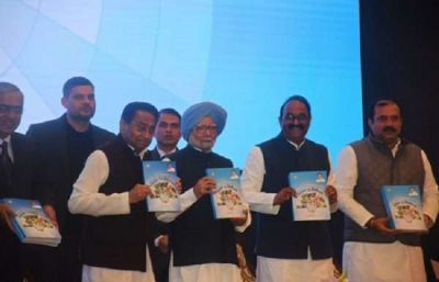 Manmohan Singh praises Kamal Nath government on completion of one year