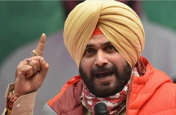 Navjot Singh Sidhu said on sacrilege - 'Whoever does this, hang him publicly'.