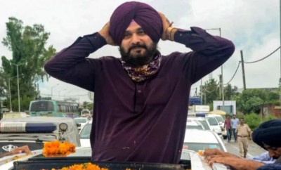 2 CMs plotted in past, 3rd trying: Navjot Singh Sidhu