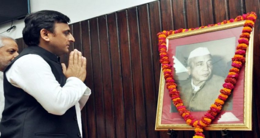Akhilesh Yadav targets BJP over National Farmers Day