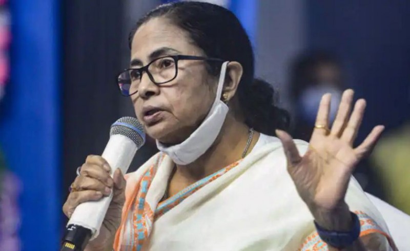 Tension increased due to Corona and Omicron in Bengal, know what Mamata said