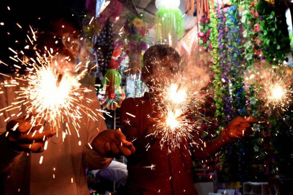 If firecrackers are rescued on New Year, then be ready for this situation