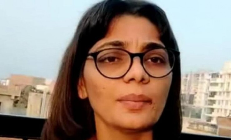 'यूपी में का बा ..', का जवाब मिलने पर बौखलाई नेहा राठौर, कहा- सरकार ने मेरे खिलाफ फ़ौज उतार दी