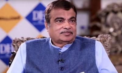 Show-cause notices issued EV Cos on fire episodes, says Gadkari
