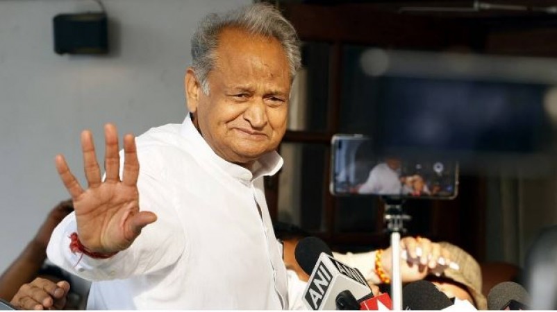 Is the budget new or old? Even CM doesn't know! Gehlot kept reading old speech in Assembly