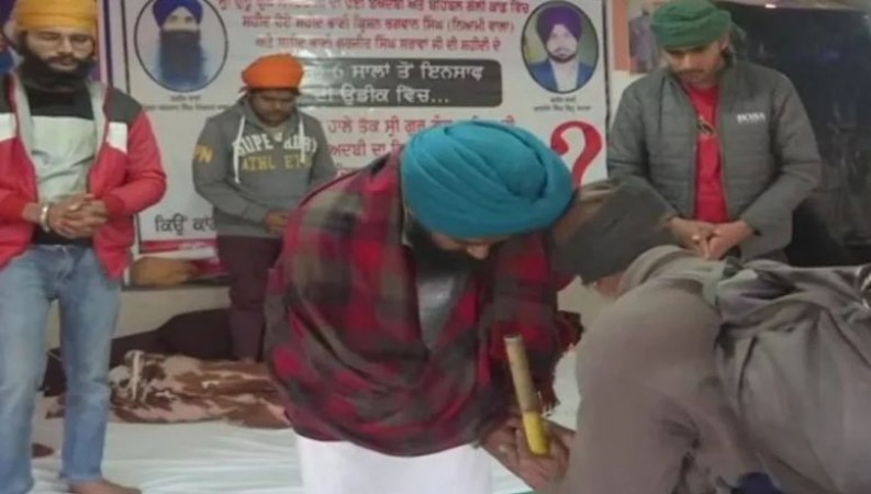 Father murdered in sacrilege, son asked for justice..., then Sidhu raised his hands