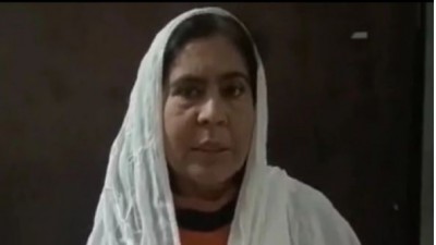 हिजाब विवाद पर सपा की महिला नेता का विवादित बयान, बोलीं- हाथ काट डालेंगे