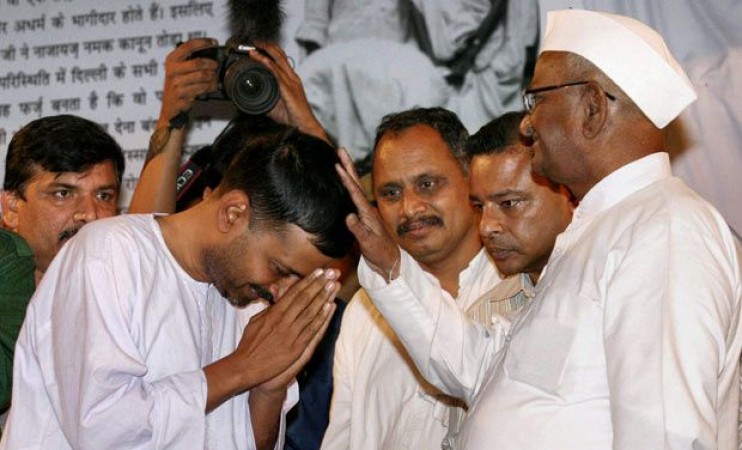 Anna Hazare don't get invitation of Kejriwal's swearing-in ceremony