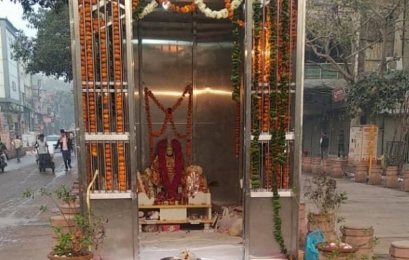 दिल्ली में रातों-रात तैयार हुआ हनुमान मंदिर, तोड़ने पर 'आप-भाजपा' में खिंच गई थी तलवारें...