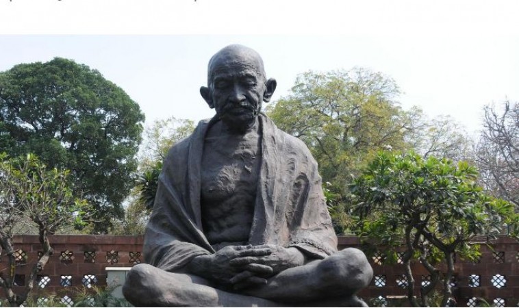 Ruckus in Karur over removal of Gandhi statue, Congress workers detained