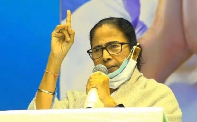 ममता बनर्जी के खिलाफ आवाज़ उठाने की सजा, TMC ने 150 नेताओं को पार्टी से निकाला