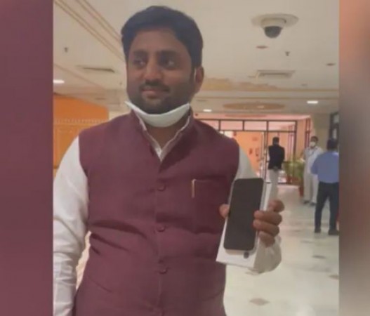 राजस्थान: 200 विधायकों को गिफ्ट मिले iPhone 13, BJP ने ठुकराया ऑफर