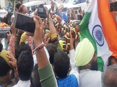 Ghulam Nabi Azad arrives in Jammu for first time after retirement was welcomed in this way