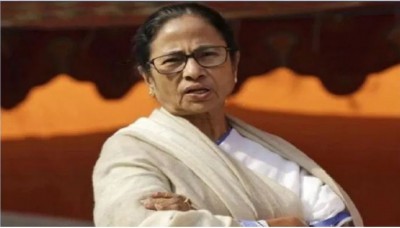 Mamata lashes out at EC: 'Election program announced according to BJP ...'