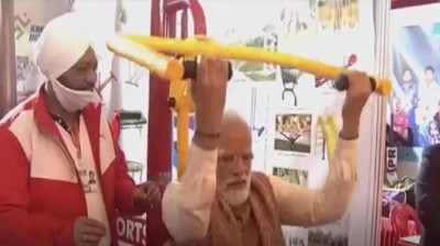 VIDEO: पीएम मोदी ने की जिम में एक्सरसाइज, नजर आया जबरदस्त अंदाज