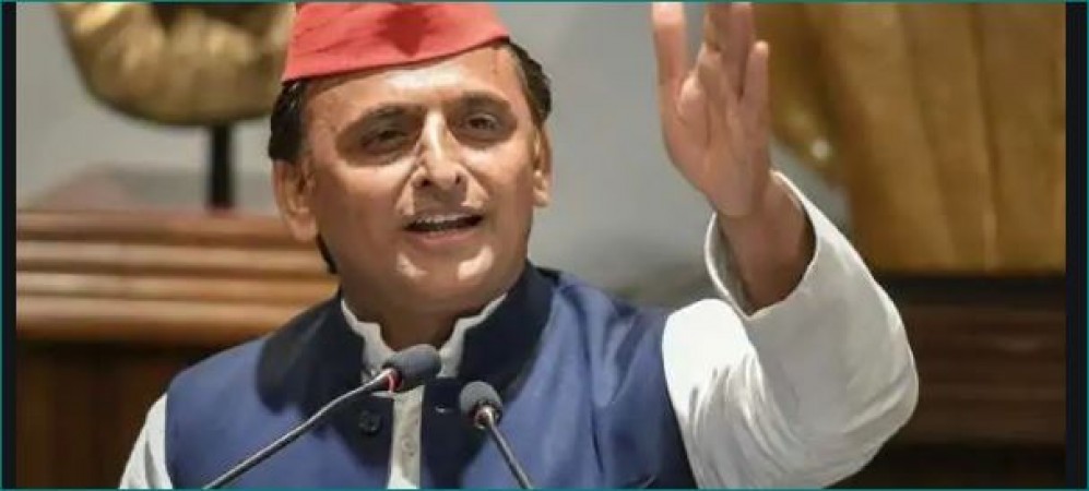 After making controversial statement, Akhilesh says 'Immediate date of vaccination should be declared'