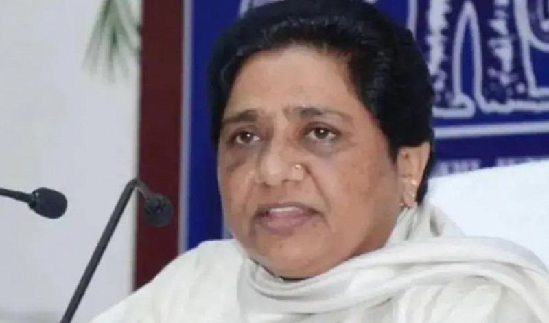 Amidst the panic of Corona, Mayawati's big decision