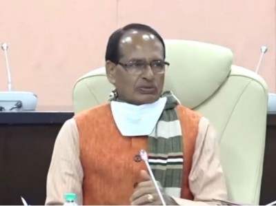 Cm Shivraj addresses ministers ahead of cabinet meeting