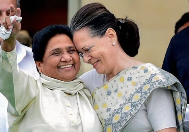 सोनिया गांधी और मायावती को मिलेगा 'भारत रत्न' सम्मान, कांग्रेस नेता हरीश रावत की मांग