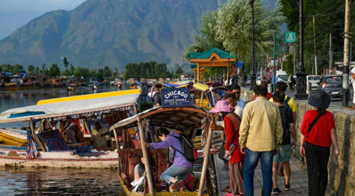 जम्मू-कश्मीर : राज्य की ​स्थिति का जायजा लेने पहुंचे 16 देशों के राजदूत