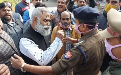 Ink thrown at AAP MLA Somnath Bharti in Raebareli accuses BJP