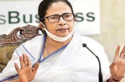 ममता बनर्जी के ऐलान से TMC नेताओं में घमासान, नंदीग्राम पहुंचेंगी 'दीदी'