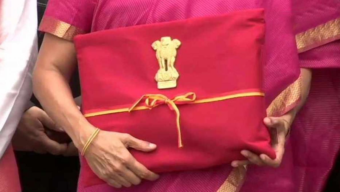 आखिर वित्त मंत्री ने खोला रहस्य, बताया लाल बैग में क्यों लाईं थीं बजट