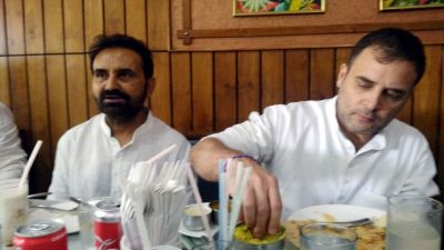 जब पटना के रेस्टोरेंट में डोसा खाते नज़र आए राहुल गाँधी, हैरान रह गए लोग