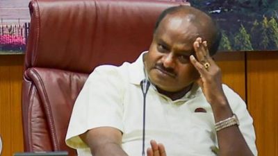 कर्नाटक: कुमारस्वामी सरकार पर मंडराया संकट, अब कांग्रेस के 21 मंत्रियों ने दिया इस्तीफा
