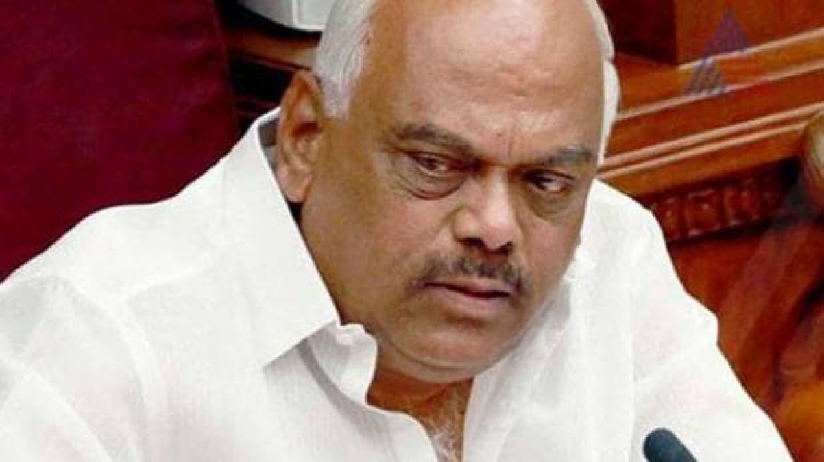 Karnataka: Speaker takes a big decision on rebels' resignation