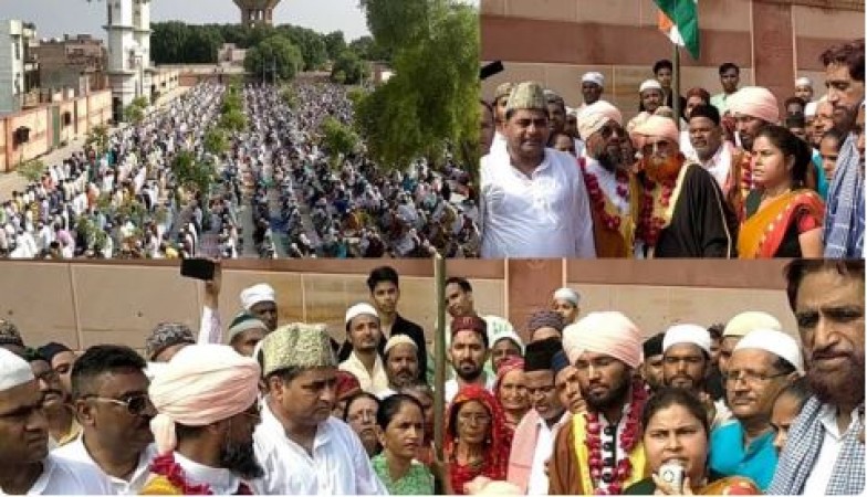 Message of unity: Hindu-Muslim people hoisted tricolour and sang national anthem outside Idgah