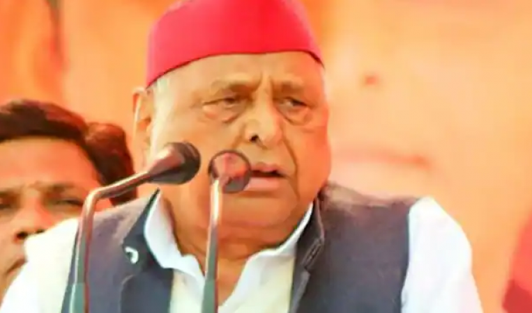 Why is Akhilesh supporting Yashwant Sinha who said 'Mulayam is an ISI agent'